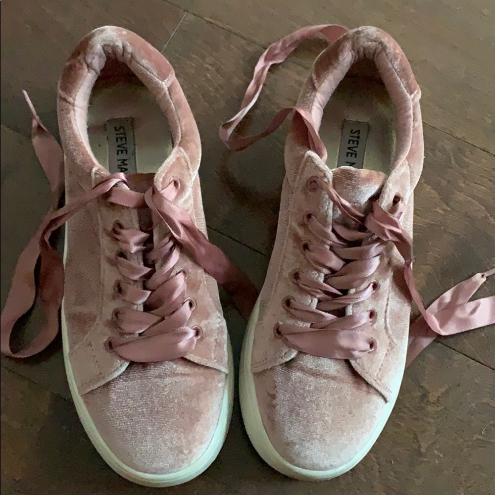 STEVE MADDEN Velvet Velour Sneakers Girls
